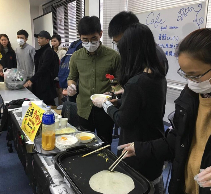 參加到11月的學園祭，還有與心理學科的日本學生交流。